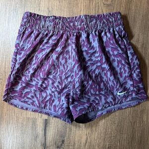 Nike Girls Large Athletic Shorts in Purple and Gray Pattern